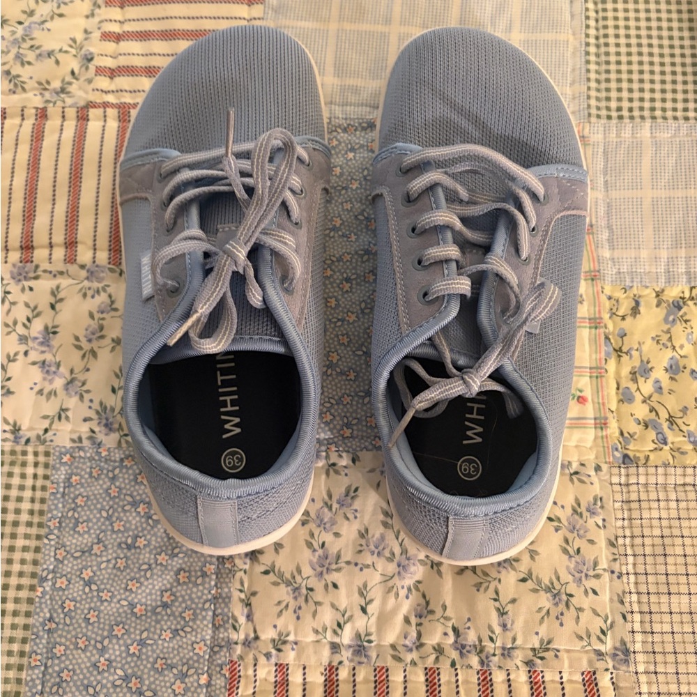 Whitin Barefoot Shoes, Size 8 Wide - Picture 4 of 5